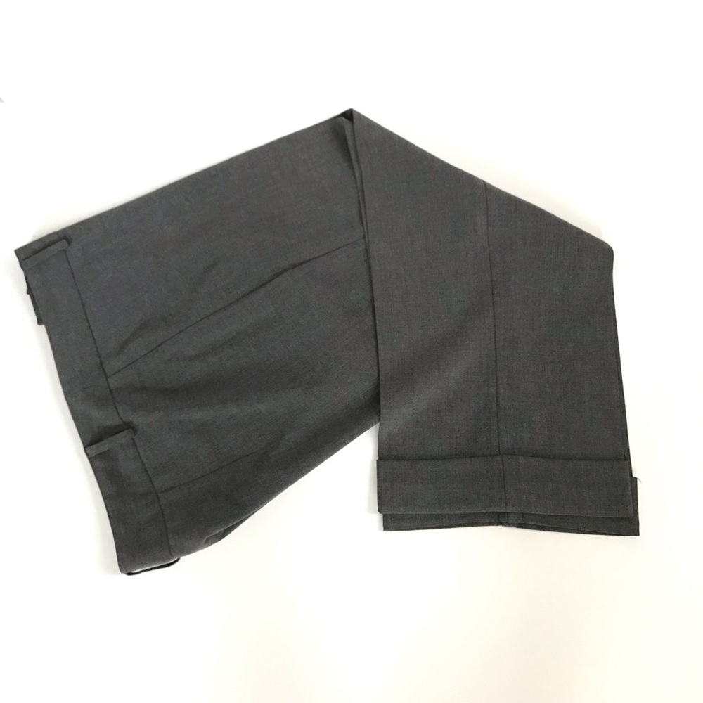 Women’s gray cuffed capri pants